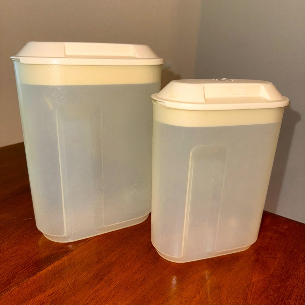 Vintage Set Rubbermaid Servin Saver Almond 2.5 1.5 Qt Pitchers Fridge Door Juice